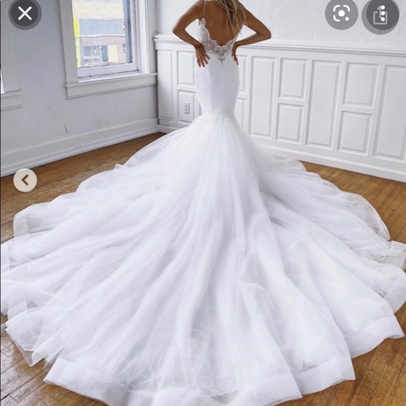 Enzoani Naya Wedding Dress size 0 - Picture 4 of 4